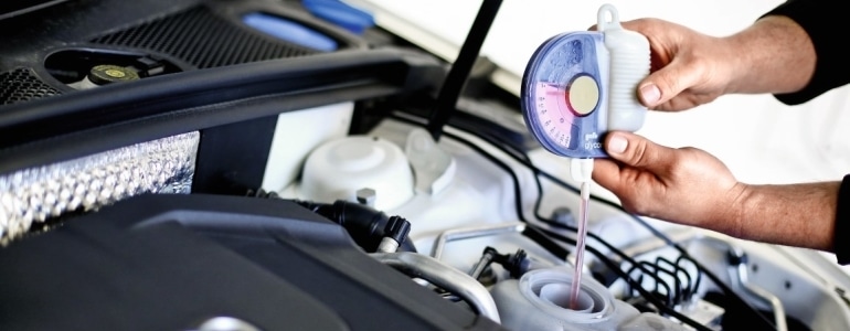 16.02.2016., Zagreb - Vedran Kopcic iz Auto Zubaka objasnjava i demonstrira kako pripremiti automobil za proljece. DKS_56132585 Photo: Slavko Midzor/PIXSELL