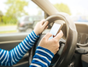 Znate li koliko je uistinu opasna vožnja i tipkanje SMS-a u isto vrijeme?