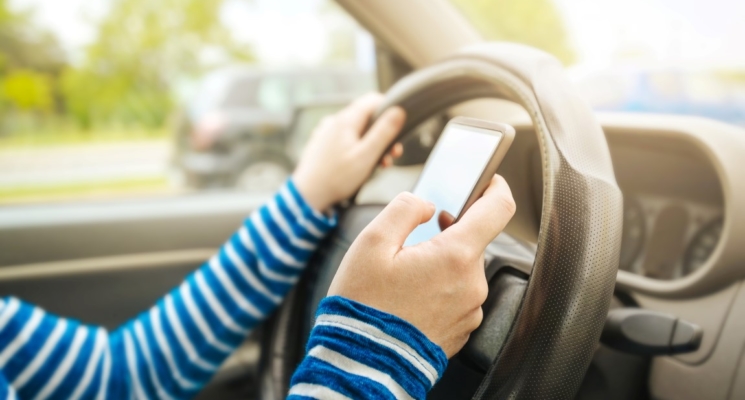 Znate li koliko je uistinu opasna vožnja i tipkanje SMS-a u isto vrijeme?
