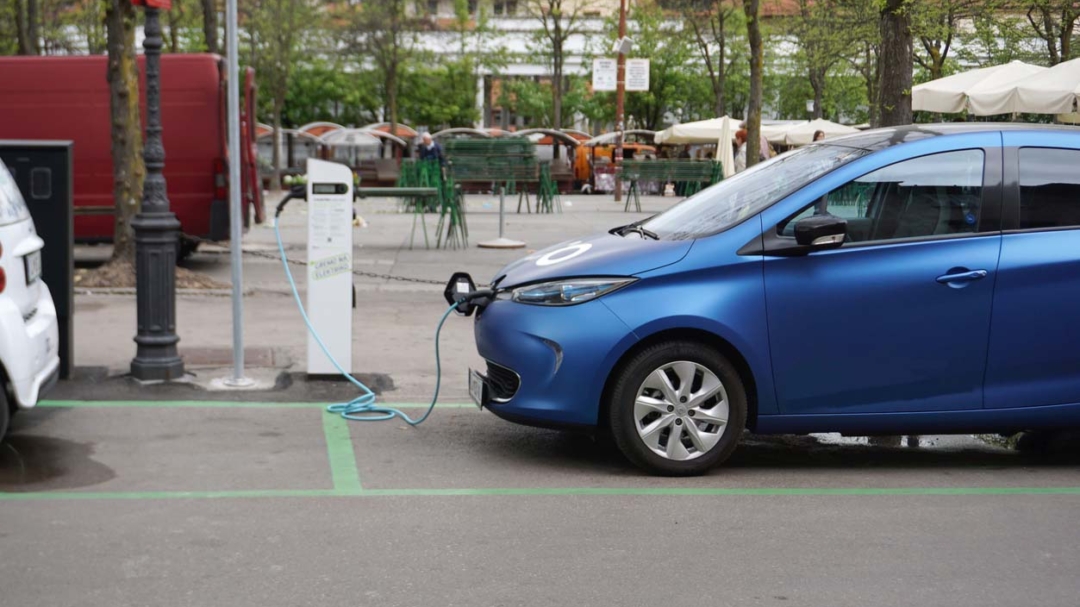 elektricni automobil