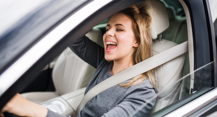 Pjevanje u autu smanjuje stres