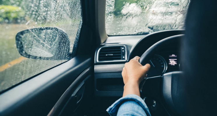 Vožnja po kiši – kako sigurno voziti po kiši