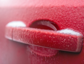 Zamrznuta brava ili vrata na autu – Što učiniti i kako spriječiti zamrzavanje?