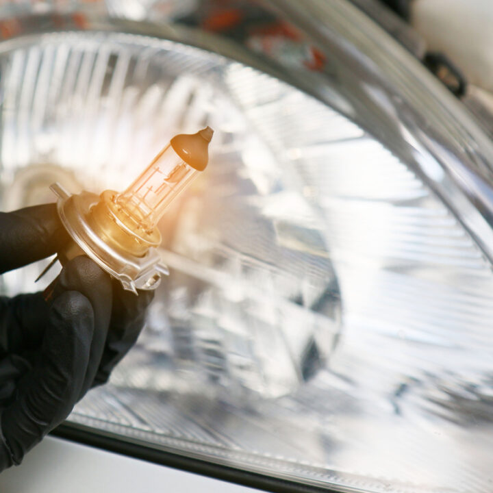 zamjena zarulje na automobilu